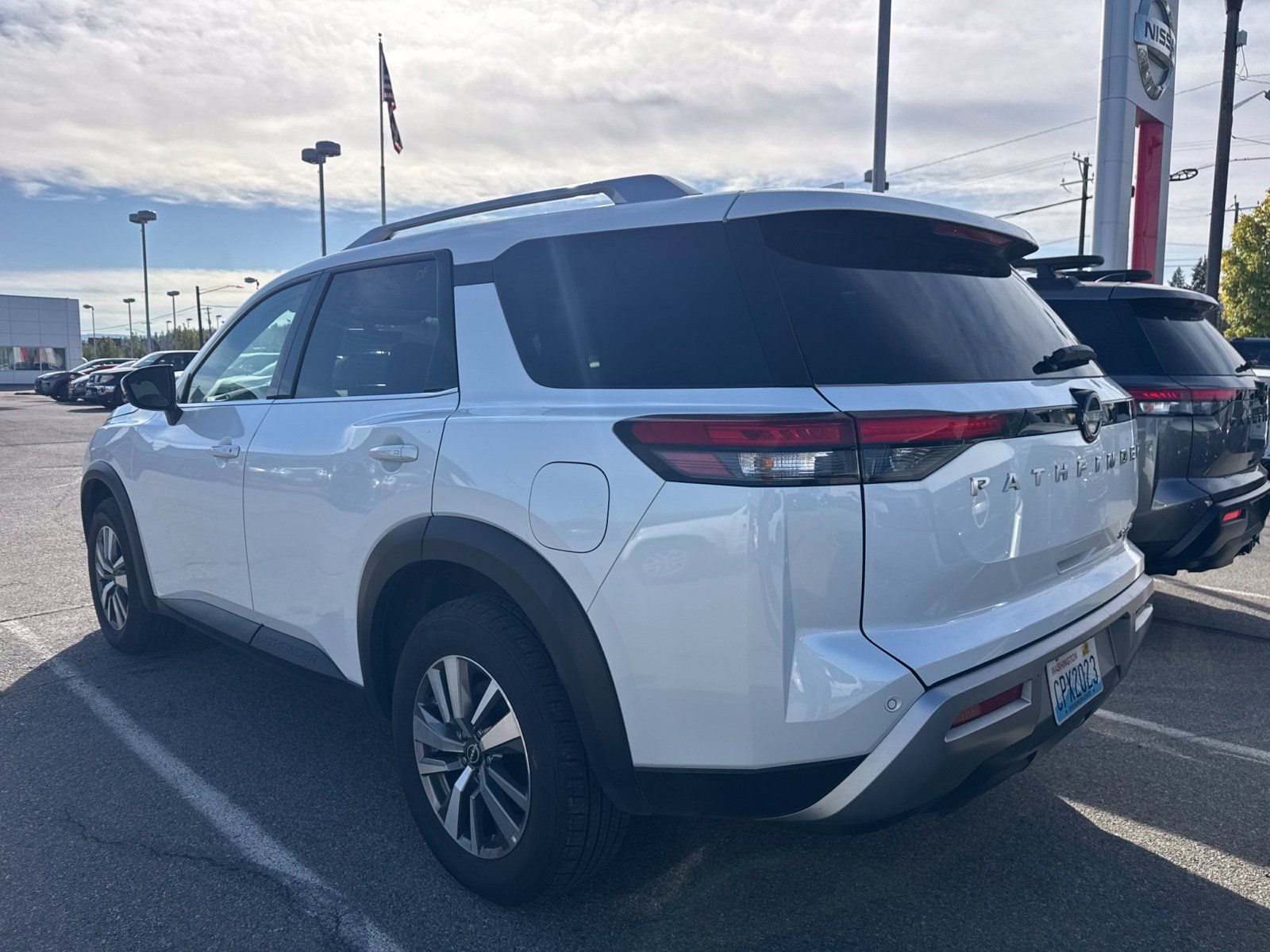 Certified 2025 Nissan Pathfinder SL AWD/4WD image 11