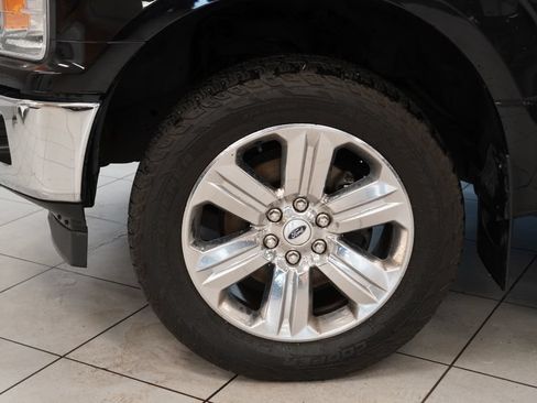 Used 2019 Ford F150 XLT w/ Equipment Group 302A Luxury AWD/4WD image 12