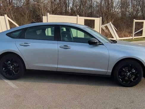 New 2025 Honda Accord SE image 9