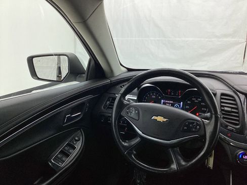 Used 2017 Chevrolet Impala LT w/ Convenience Package image 30