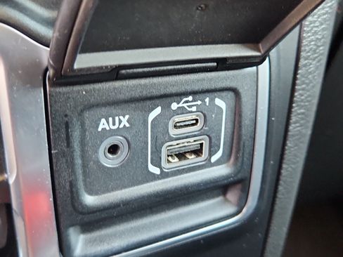Used 2023 Jeep Gladiator Rubicon w/ LED Lighting Group AWD/4WD image 24