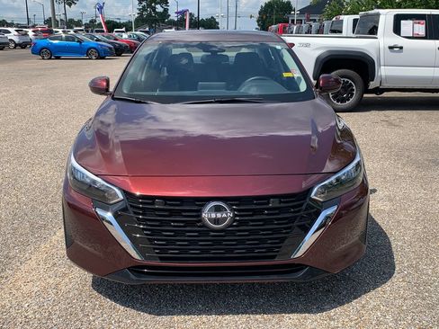 Used 2025 Nissan Sentra SV FWD image 3