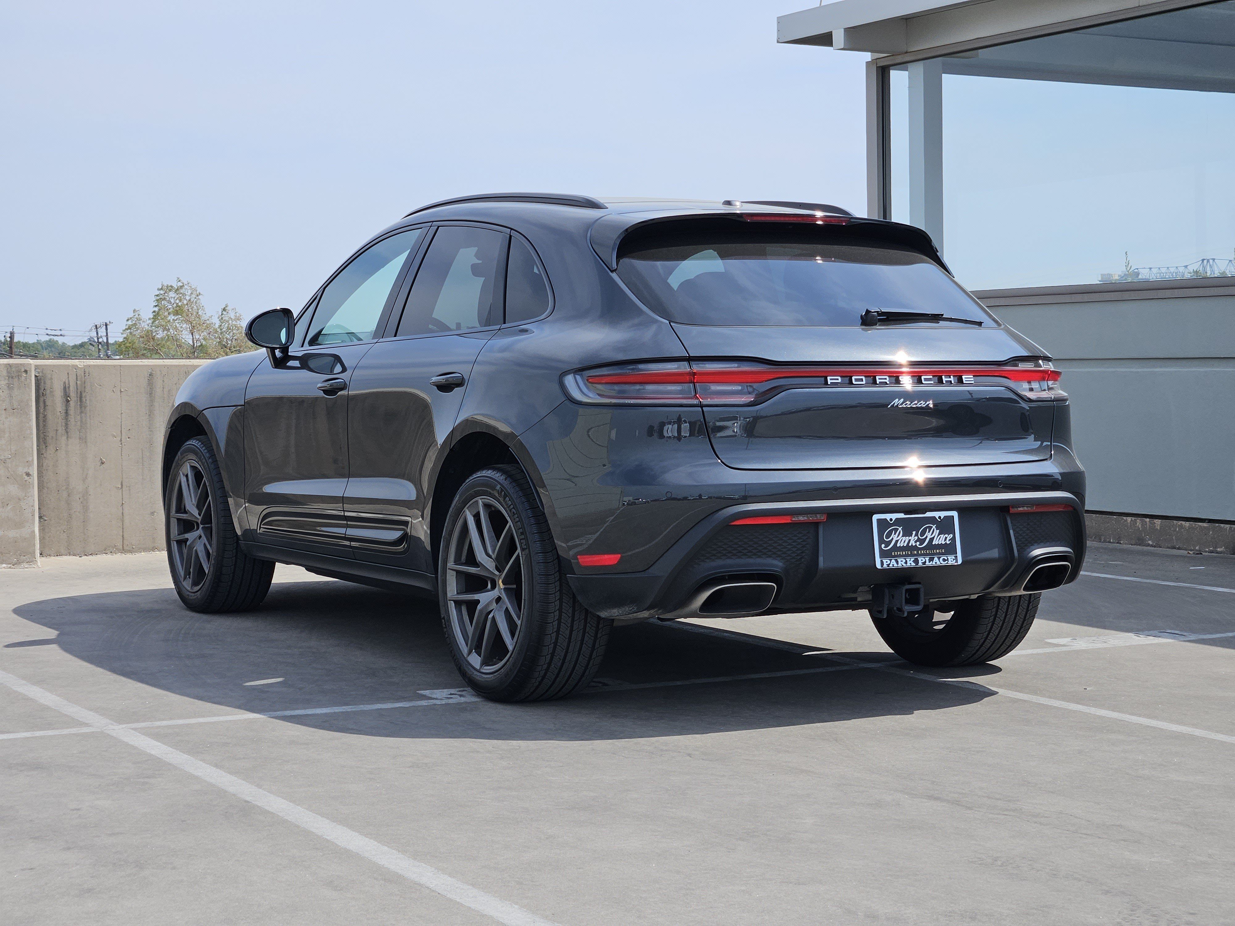 Certified 2026 Porsche Macan AWD/4WD image 3