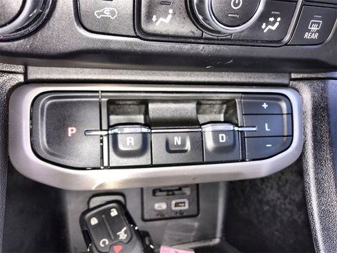 Used 2023 GMC Acadia Denali w/ Denali Ultimate Package image 20