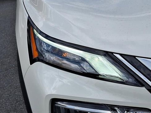 Certified 2023 Nissan Rogue SV image 9