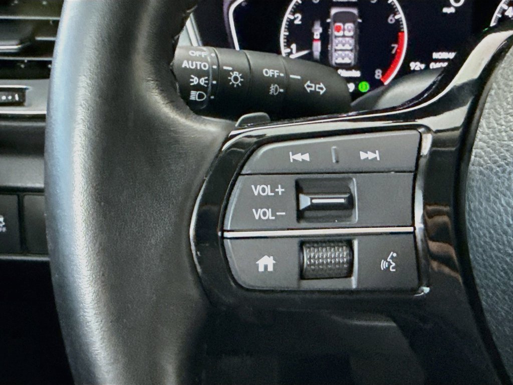 Certified 2025 Honda Pilot EX-L image 11