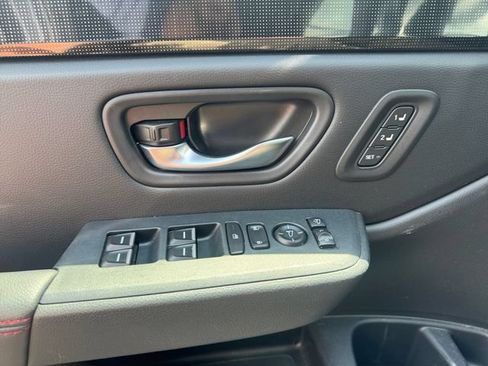 Used 2025 Honda Pilot Black Edition image 16