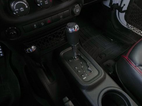 Used 2016 Jeep Wrangler Unlimited Rubicon w/ Connectivity Group AWD/4WD image 47