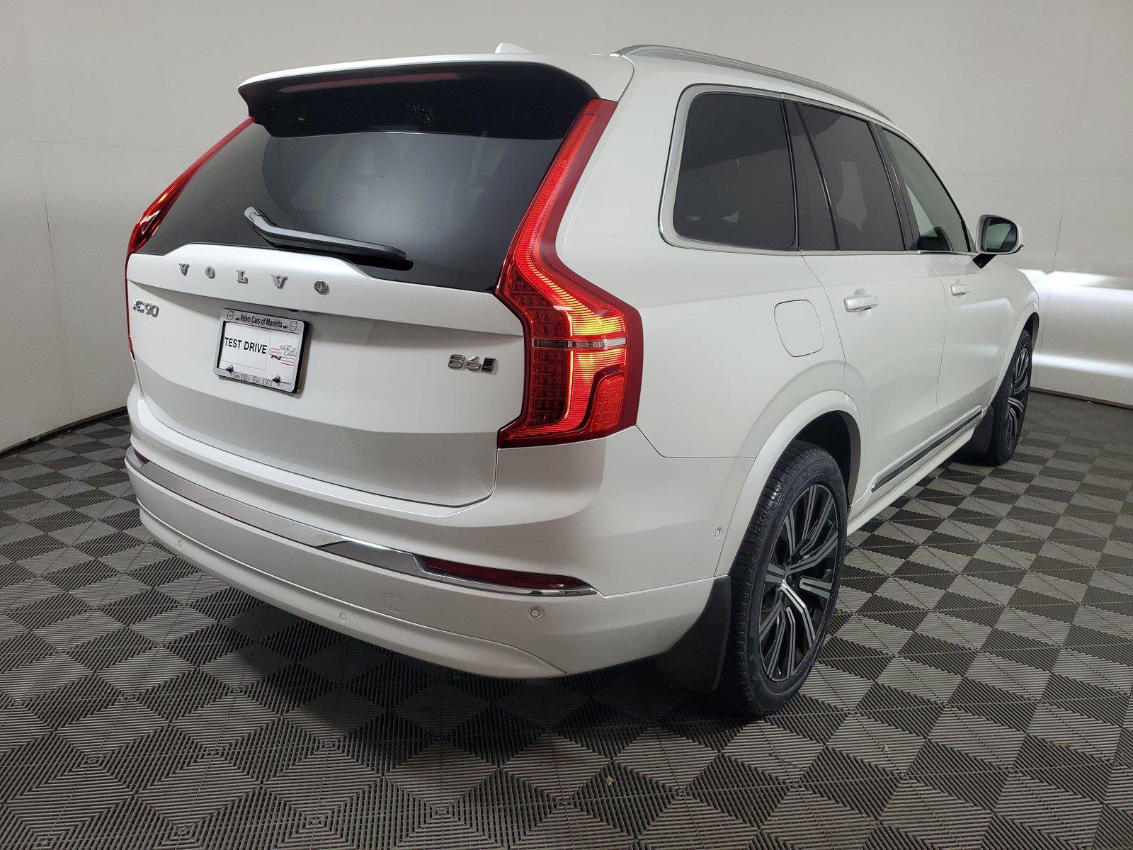 Used 2024 Volvo XC90 B6 Plus w/ Protection Package AWD/4WD image 6