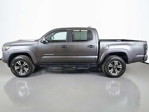 Used 2018 Toyota Tacoma TRD Sport w/ Technology Package AWD/4WD image 10