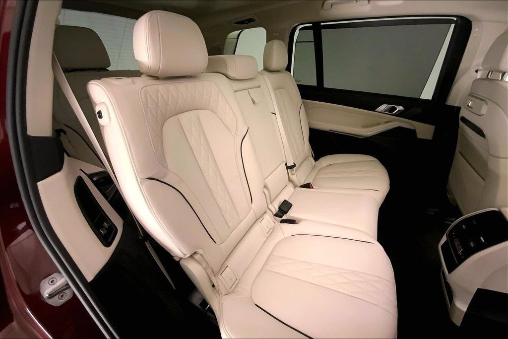 Used 2026 BMW X7 xDrive40i w/ Premium Package AWD/4WD image 15
