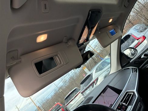 Used 2021 BMW X7 xDrive40i w/ Premium Package image 62