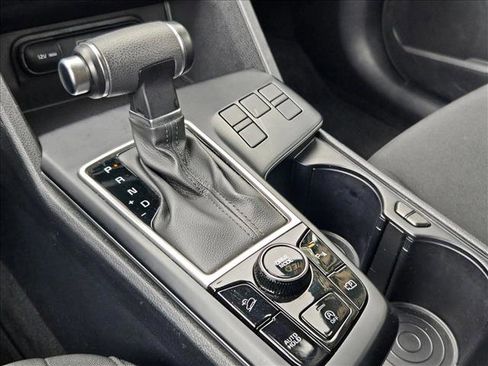 Used 2025 Kia Sportage LX image 11