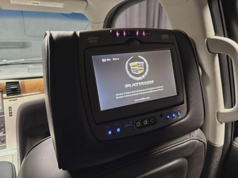 Used 2014 Cadillac Escalade ESV Platinum AWD/4WD image 37