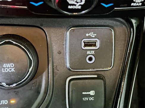 Used 2018 Jeep Compass Limited image 26