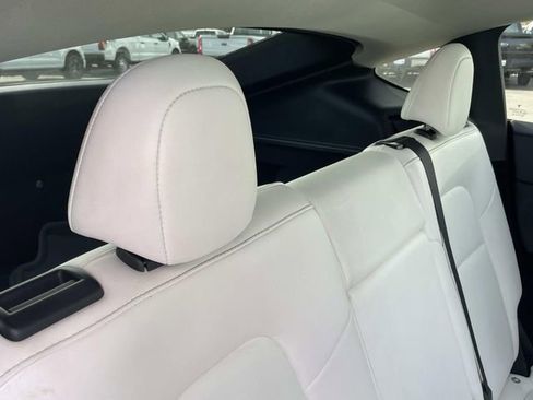 Used 2023 Tesla Model Y Performance image 33