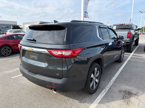 Used 2019 Chevrolet Traverse LT w/ LT Premium Package FWD image 5