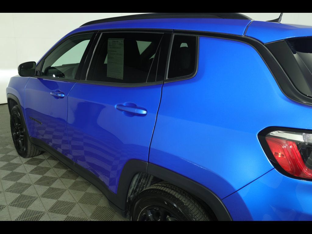 Used 2025 Jeep Compass Latitude w/ Altitude Special Edition AWD/4WD image 16