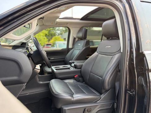 Used 2025 Ford Expedition Platinum AWD/4WD image 27