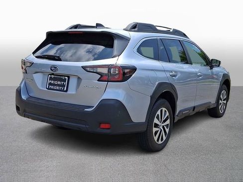 Used 2024 Subaru Outback Premium AWD/4WD image 4