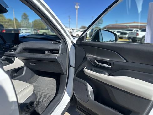 Used 2024 Toyota Grand Highlander XLE image 9