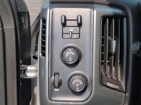 Used 2018 Chevrolet Silverado 1500 LT w/ All Star Edition image 17