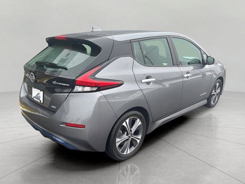Used 2019 Nissan Leaf SV w/ SV Technology Package image 16