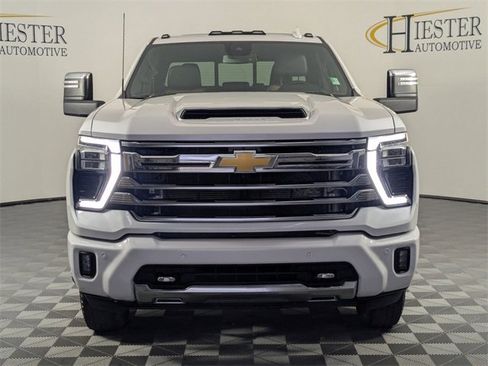Used 2024 Chevrolet Silverado 3500 High Country image 3