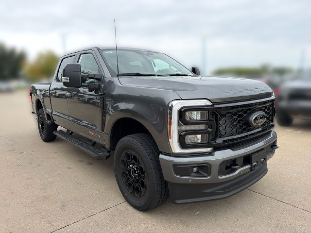 New 2026 Ford F350 Lariat w/ Black Appearance Package AWD/4WD image 2