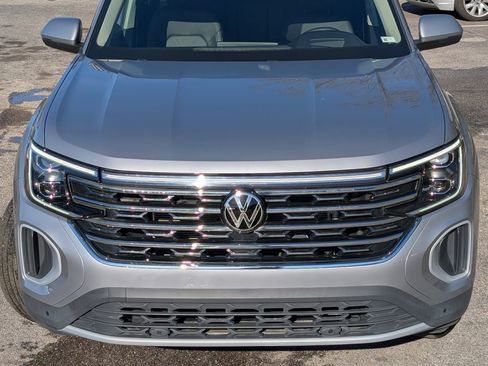 Used 2024 Volkswagen Atlas SEL image 12