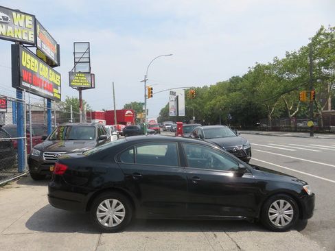 Used 2011 Volkswagen Jetta S FWD image 10
