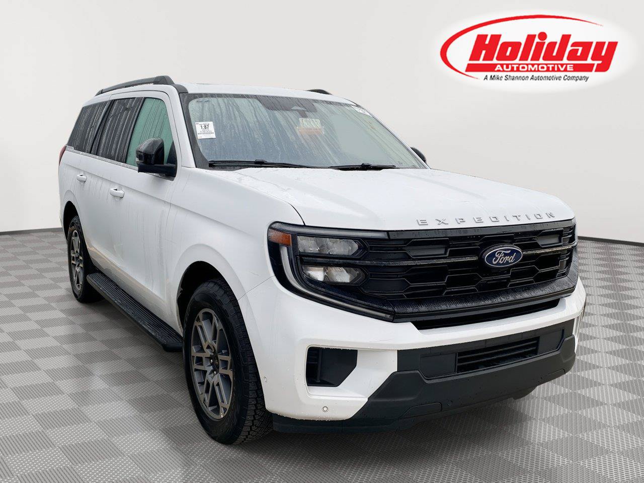 Used 2025 Ford Expedition Active AWD/4WD image 1