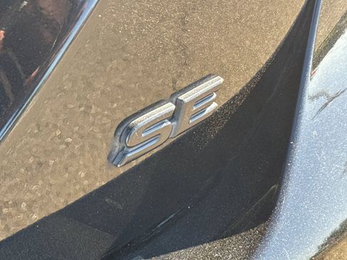 Used 2020 Toyota Camry SE w/ Blackout Package FWD image 47
