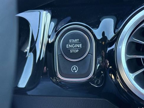 Used 2025 Mercedes-Benz GLA 250 4MATIC image 18
