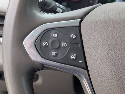 Used 2021 Chevrolet Traverse LT FWD image 21