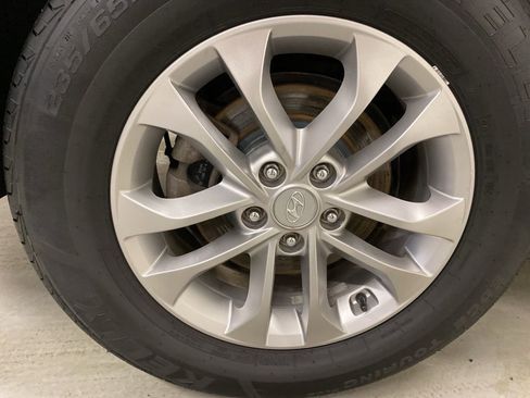 Used 2019 Hyundai Santa Fe SE image 25