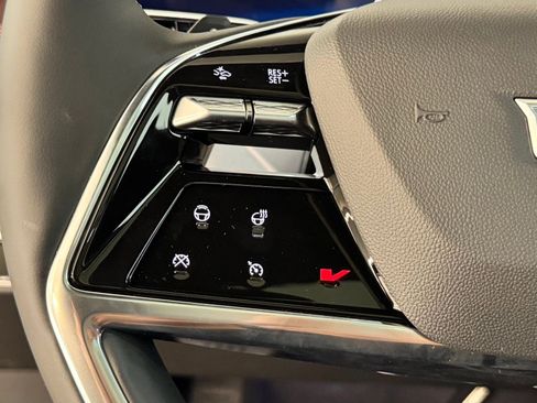 New 2026 Cadillac Vistiq Sport w/ LPO, Floor Liner Package AWD/4WD image 27