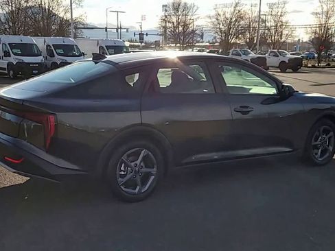 Used 2025 Kia K4 LXS image 8