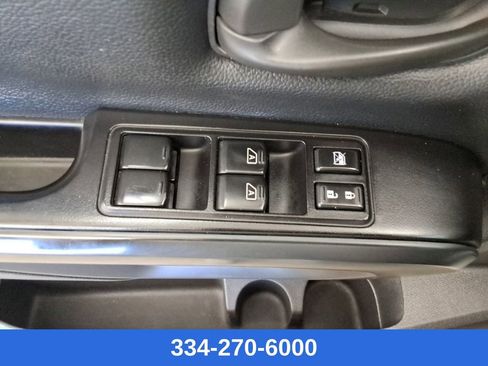 Used 2017 Nissan Titan S image 18