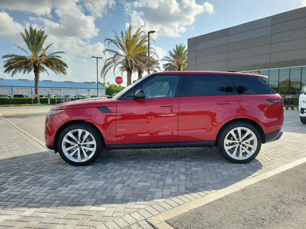 New 2027 Land Rover Range Rover Sport SE AWD/4WD image 2
