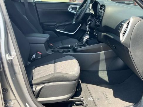 Used 2022 Kia Soul LX w/ Technology Package FWD image 22