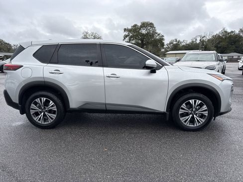 Used 2023 Nissan Rogue SV image 6