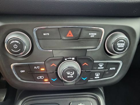 Used 2019 Jeep Compass Trailhawk w/ Cold Weather Group AWD/4WD image 31