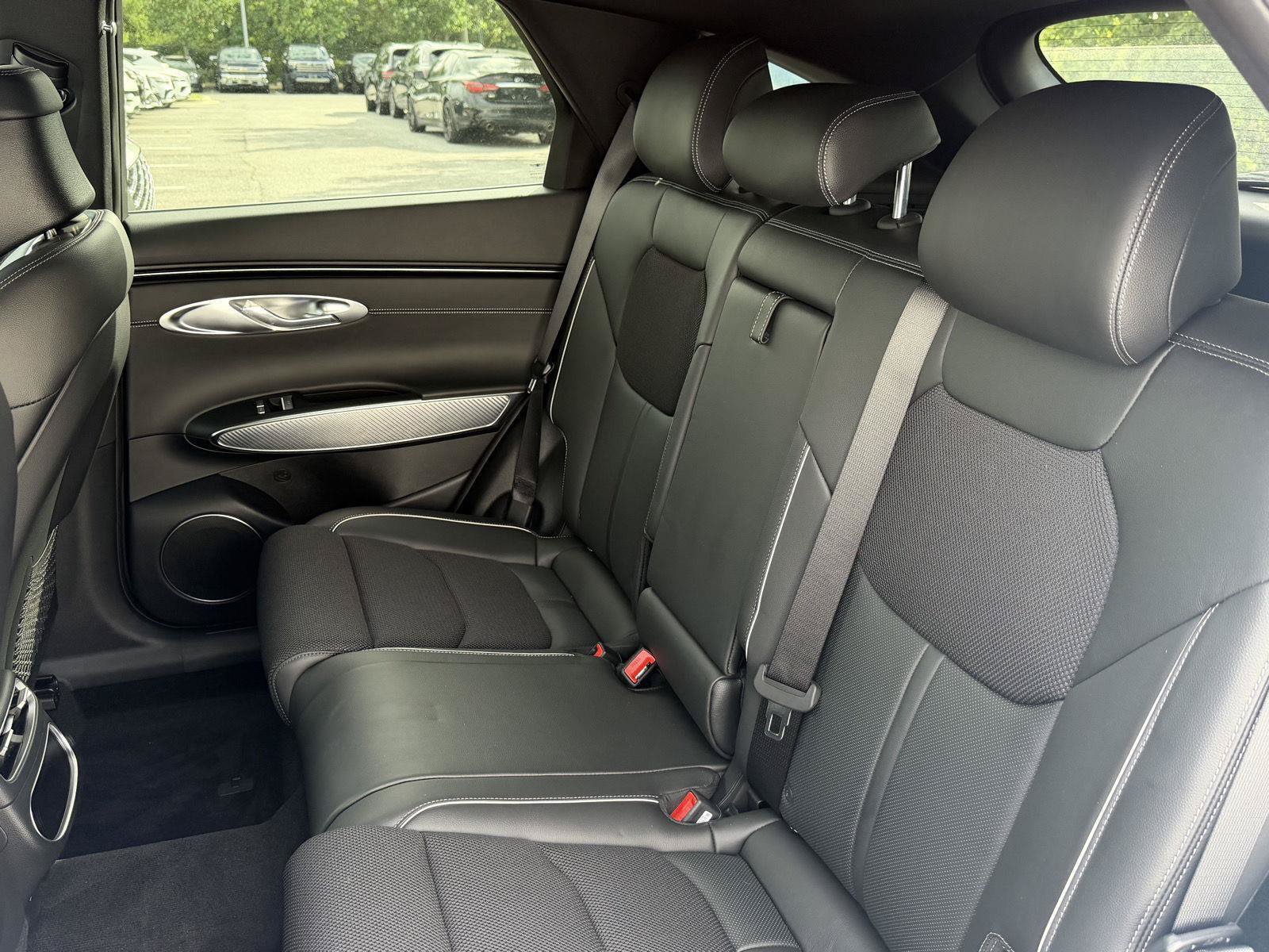 Used 2025 Genesis GV70 3.5T Sport AWD/4WD image 36