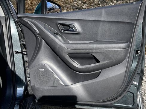 Used 2020 Chevrolet Trax Premier image 22