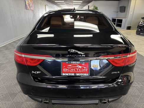 Used 2020 Jaguar XF Premium image 13