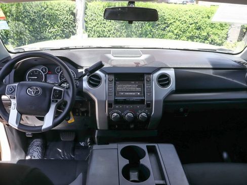 Used 2017 Toyota Tundra SR5 RWD image 25