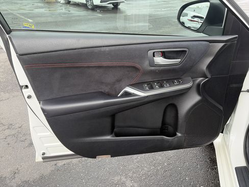 Used 2017 Toyota Camry XSE w/ Moonroof Package FWD image 16