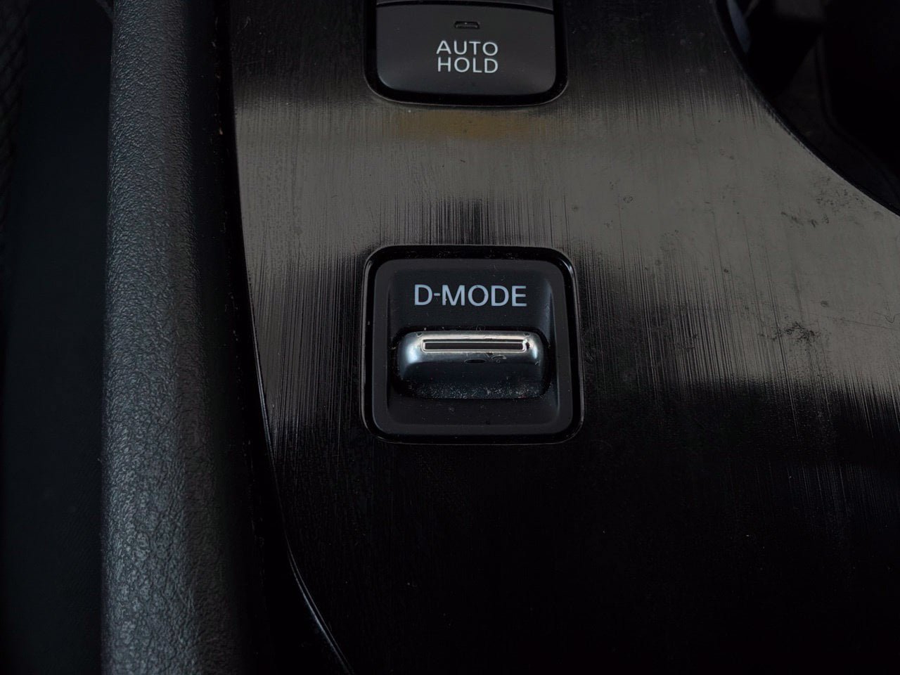 Used 2025 Nissan Rogue SV FWD image 25