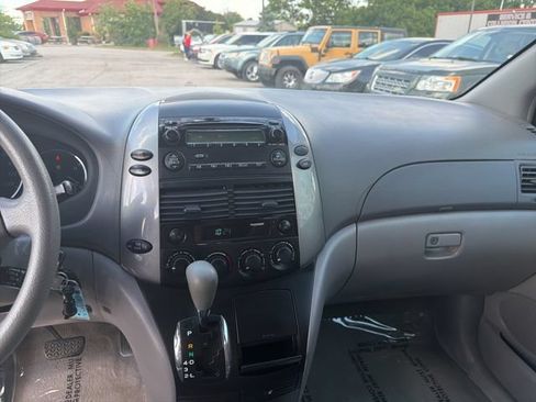 Used 2006 Toyota Sienna FWD image 11